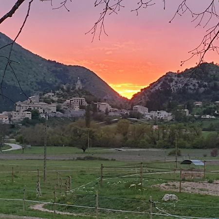 Mas de Reilhanette Montbrun-les-Bains Exterior foto