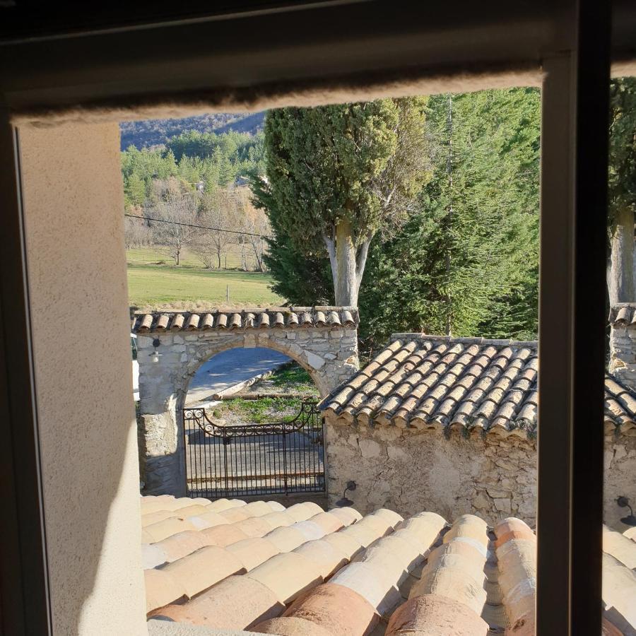 Mas de Reilhanette Montbrun-les-Bains Exterior foto